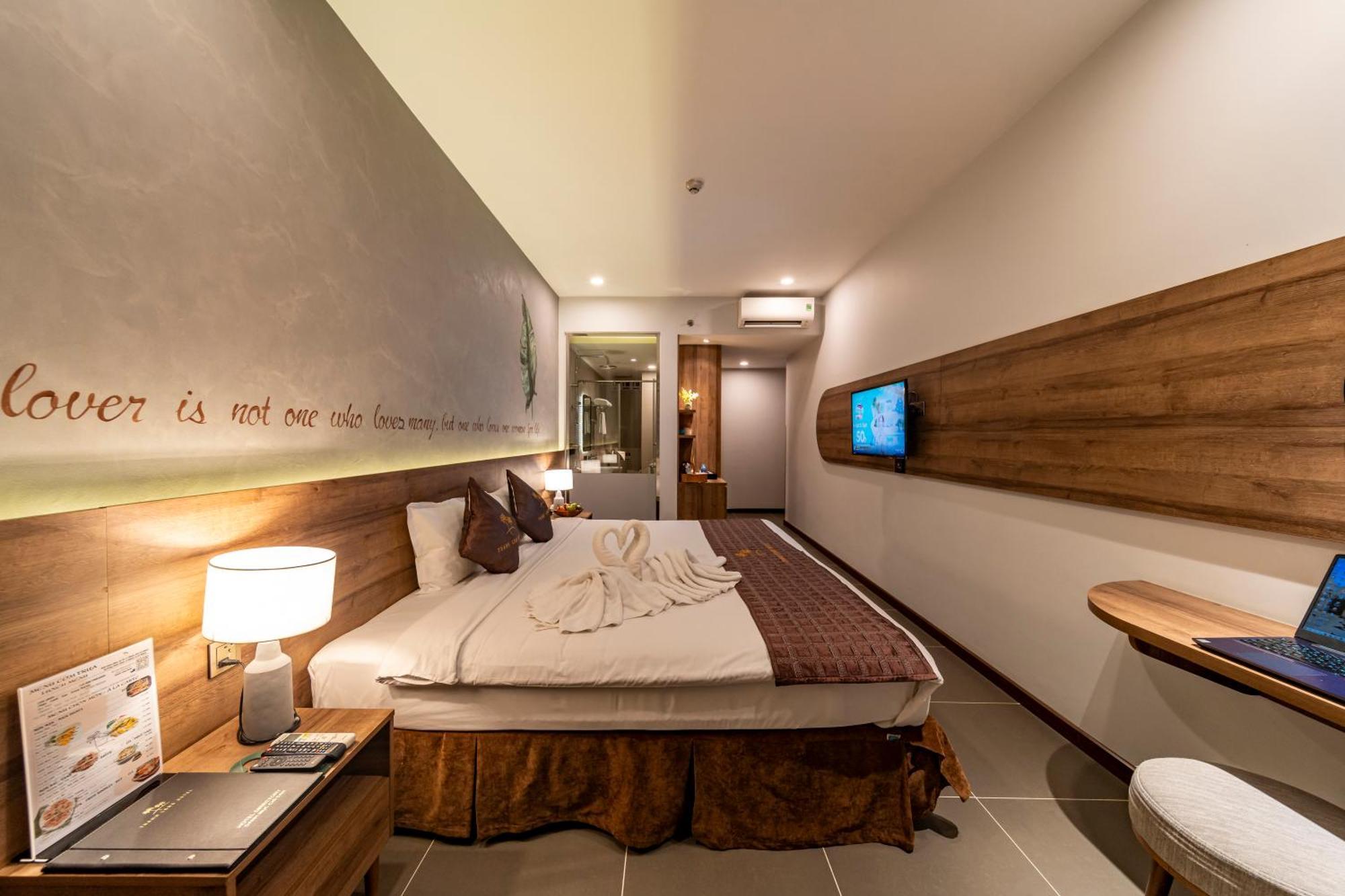 Thanh Long Hotel - Bach Dang Хошимін Екстер'єр фото