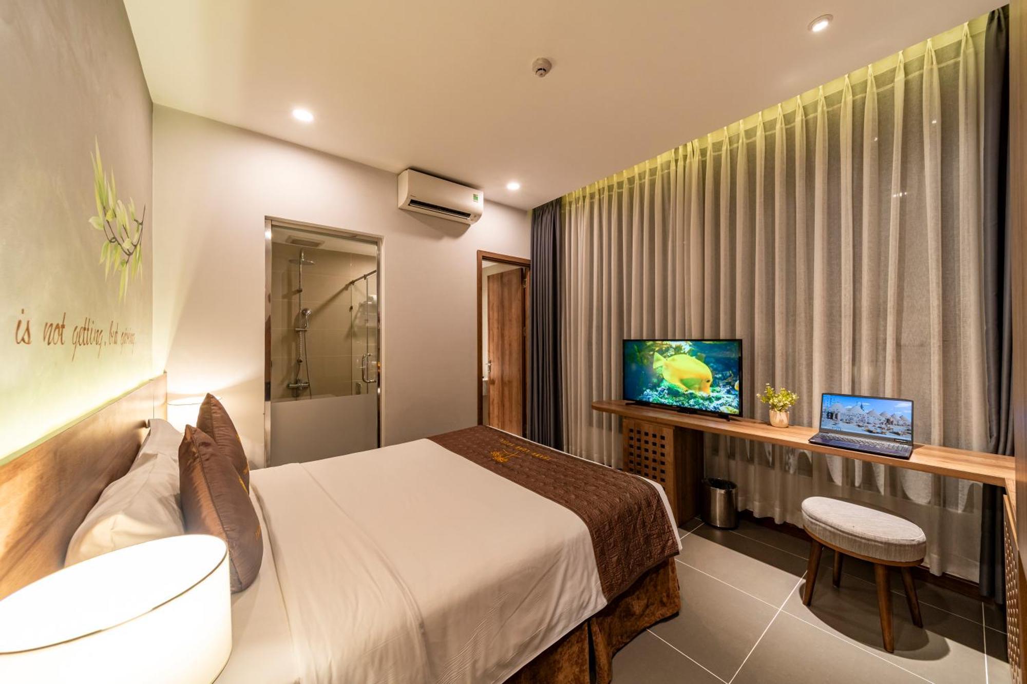 Thanh Long Hotel - Bach Dang Хошимін Екстер'єр фото