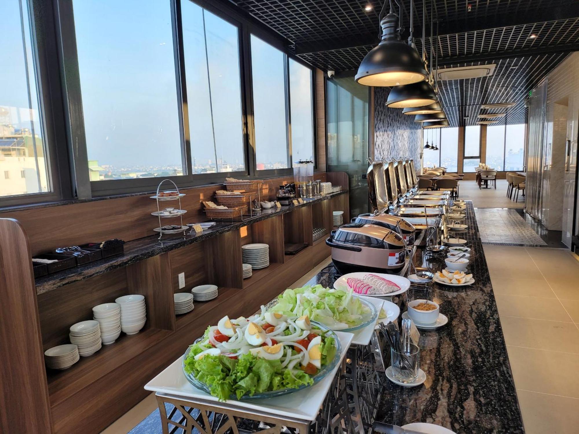 Thanh Long Hotel - Bach Dang Хошимін Екстер'єр фото